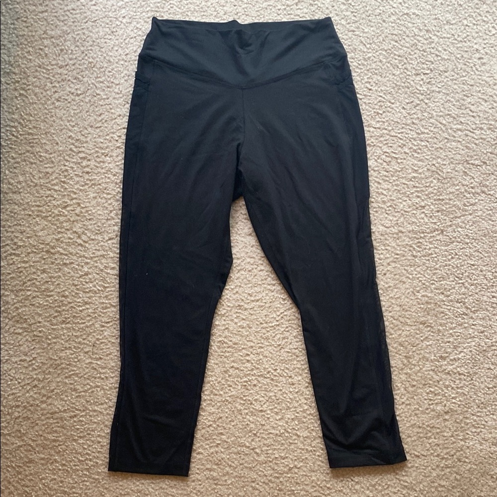 PINK Victoria's Secret Black Leggings with Moisture-Wicking Fabric